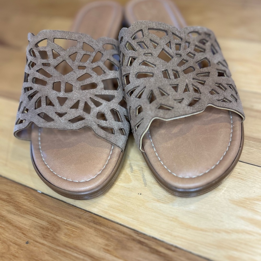 NWOT Bella Vita Women's Cas-Italy Tan Wedge Slide Sandals - Picture 5 of 12